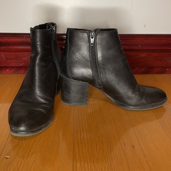 Aldo booties - Picture 2 of 4